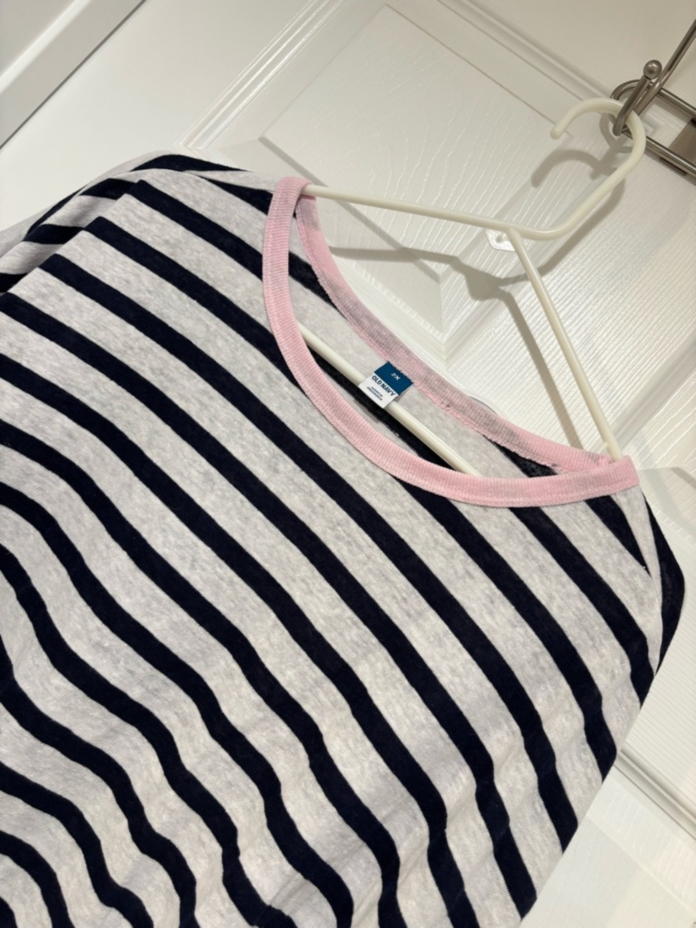 OLD NAVY Striped Navy and Heather Gray Linen Blend Crop Tee with Pink Trim